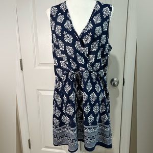 J Valdi navy and white beach coverup size L
